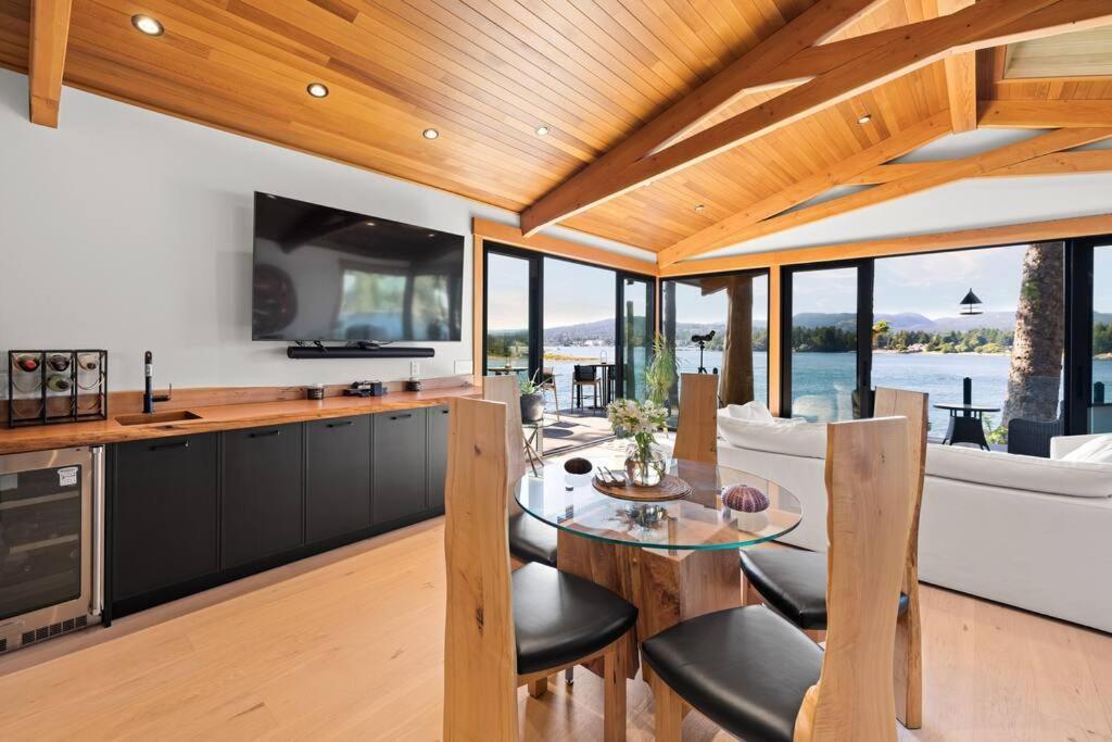 Kingfisher Manor Villa Sooke Exterior photo